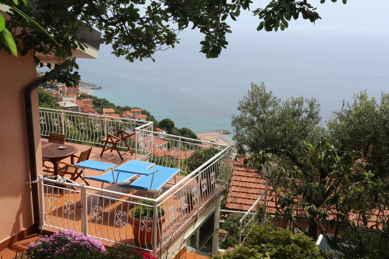 Villa Gio - Terrazza Nel Blu Bergeggi Kültér fotó
