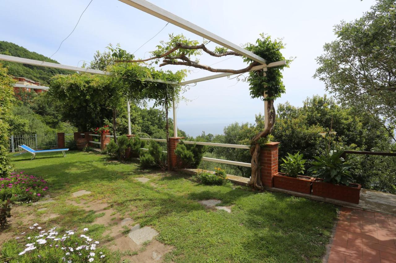 Villa Gio - Terrazza Nel Blu Bergeggi Kültér fotó