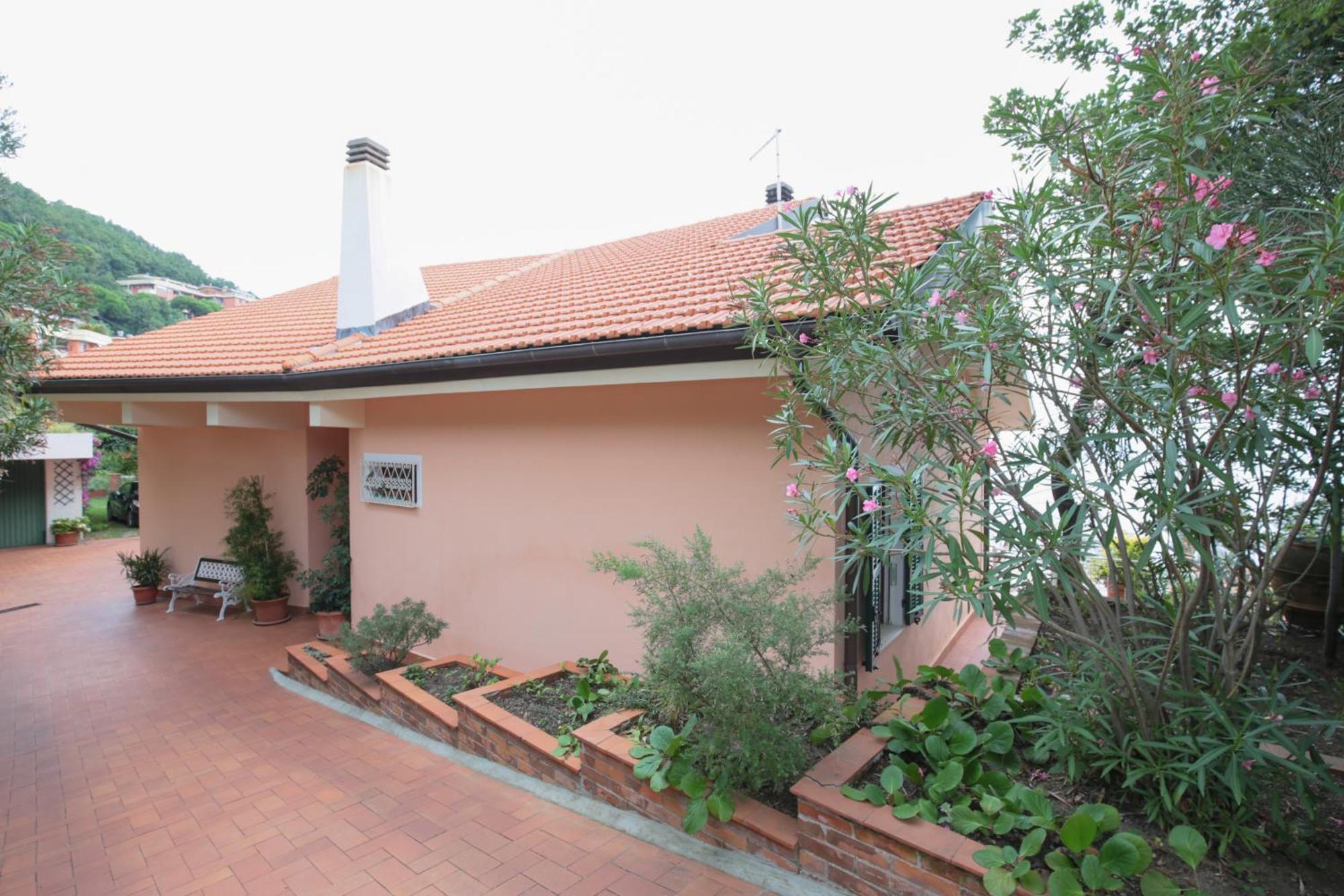 Villa Gio - Terrazza Nel Blu Bergeggi Kültér fotó