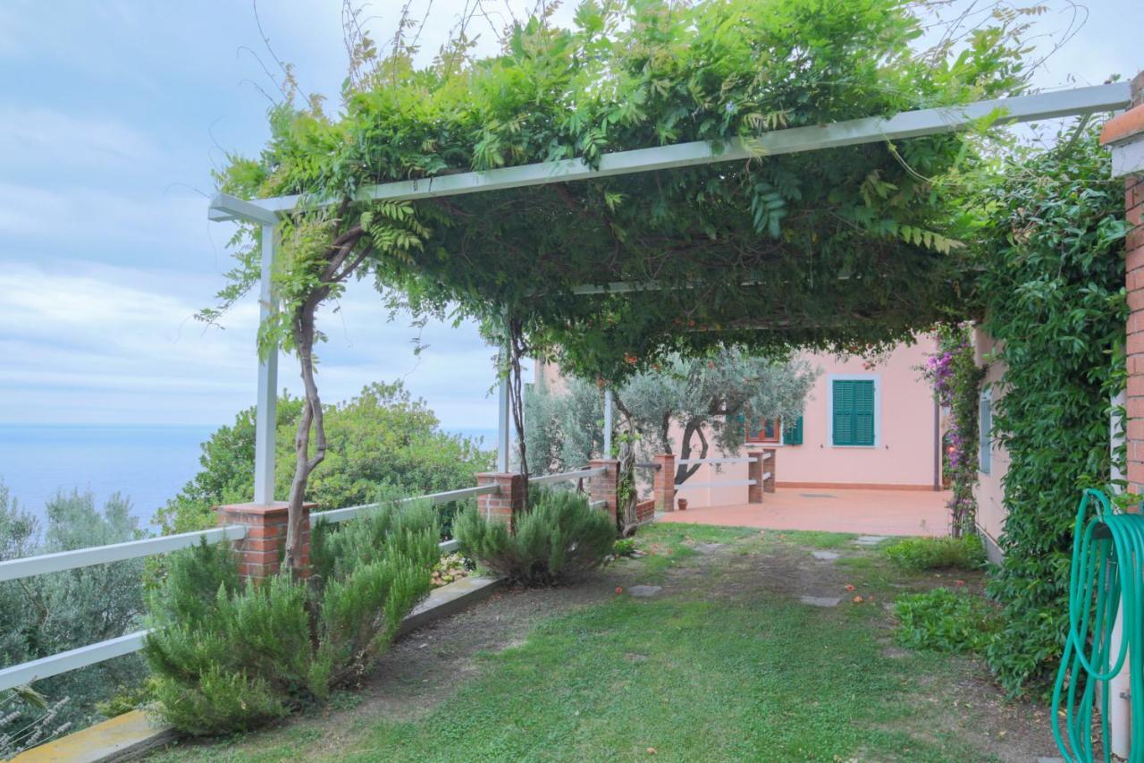 Villa Gio - Terrazza Nel Blu Bergeggi Kültér fotó