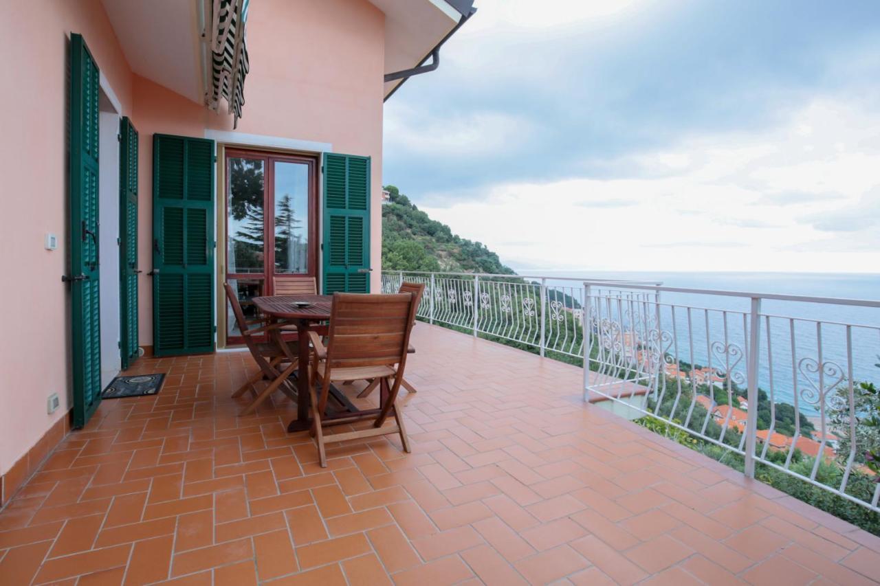 Villa Gio - Terrazza Nel Blu Bergeggi Kültér fotó
