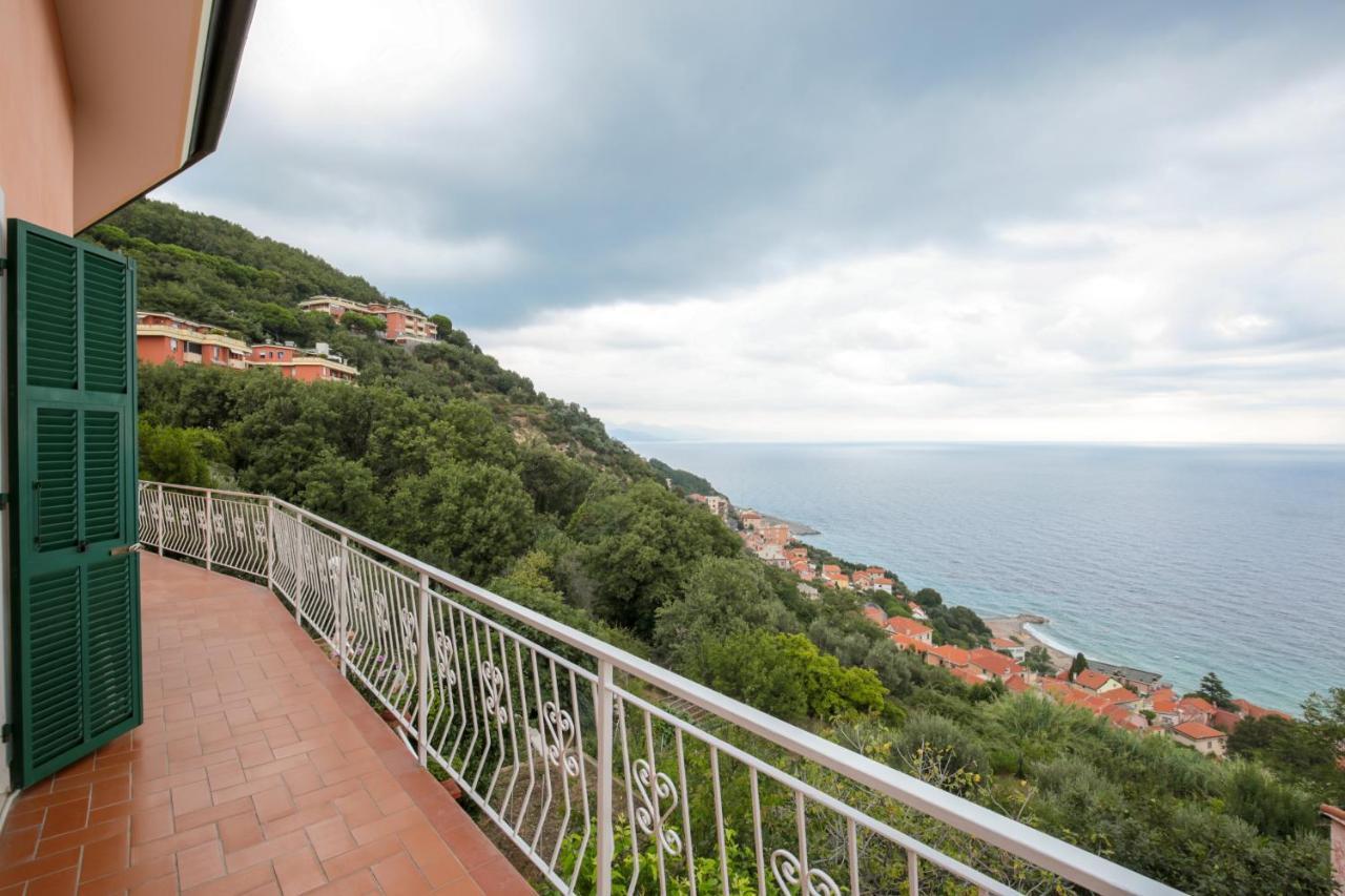Villa Gio - Terrazza Nel Blu Bergeggi Kültér fotó